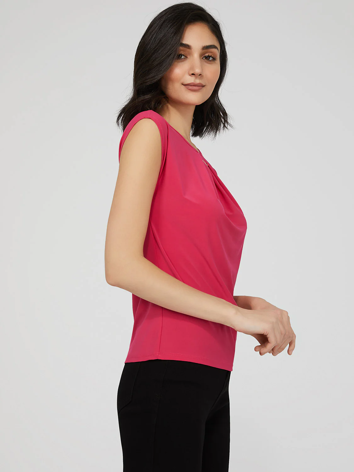 Pleated Top With Bar Detail
