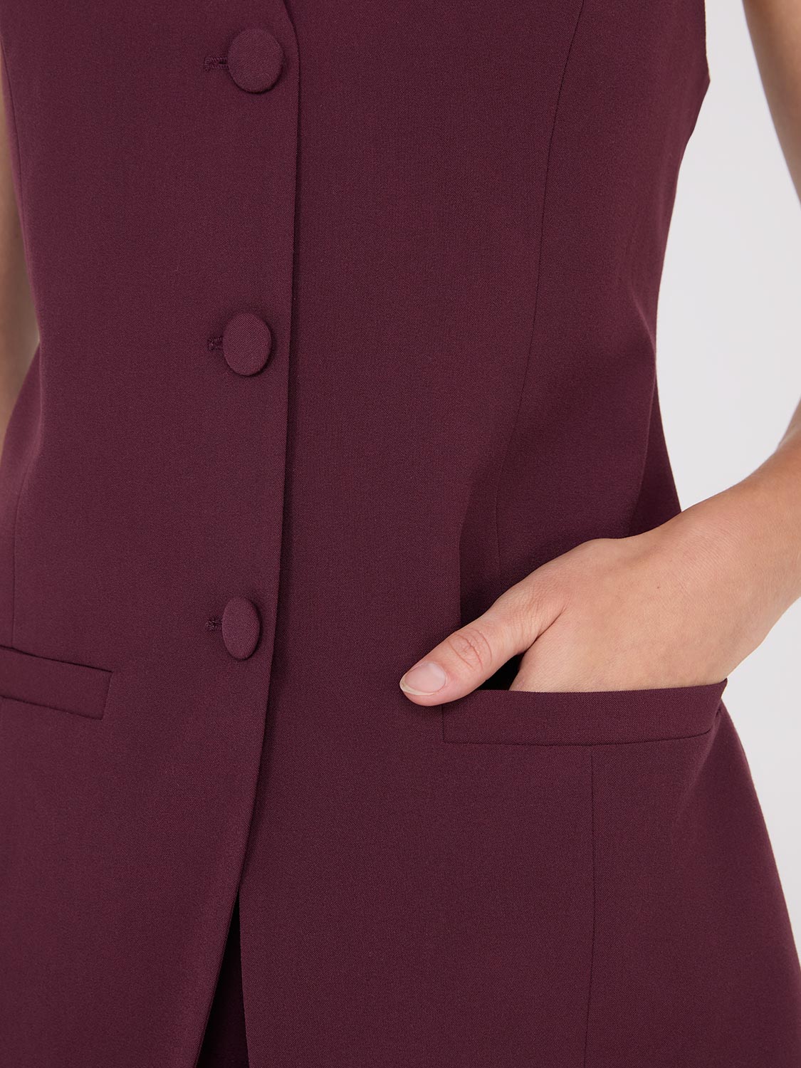 Sleeveless 3-Button Blazer