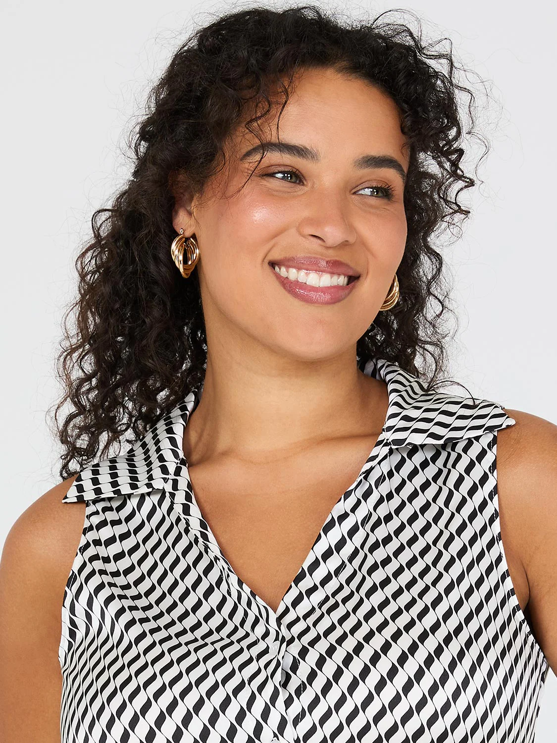 Print Sleeveless Satin Blouse