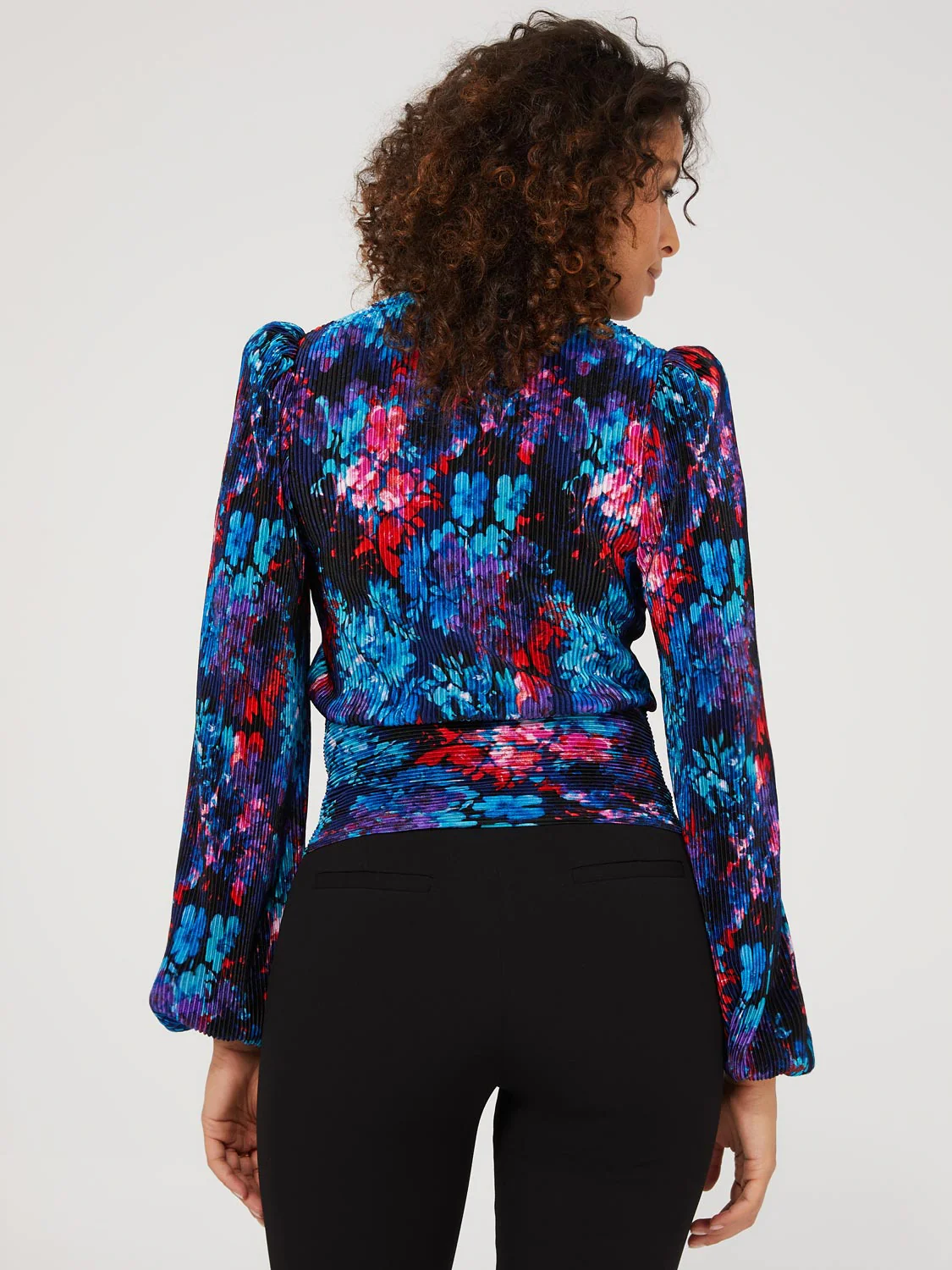 Floral Print V-Neck Plisse Long Sleeve Top