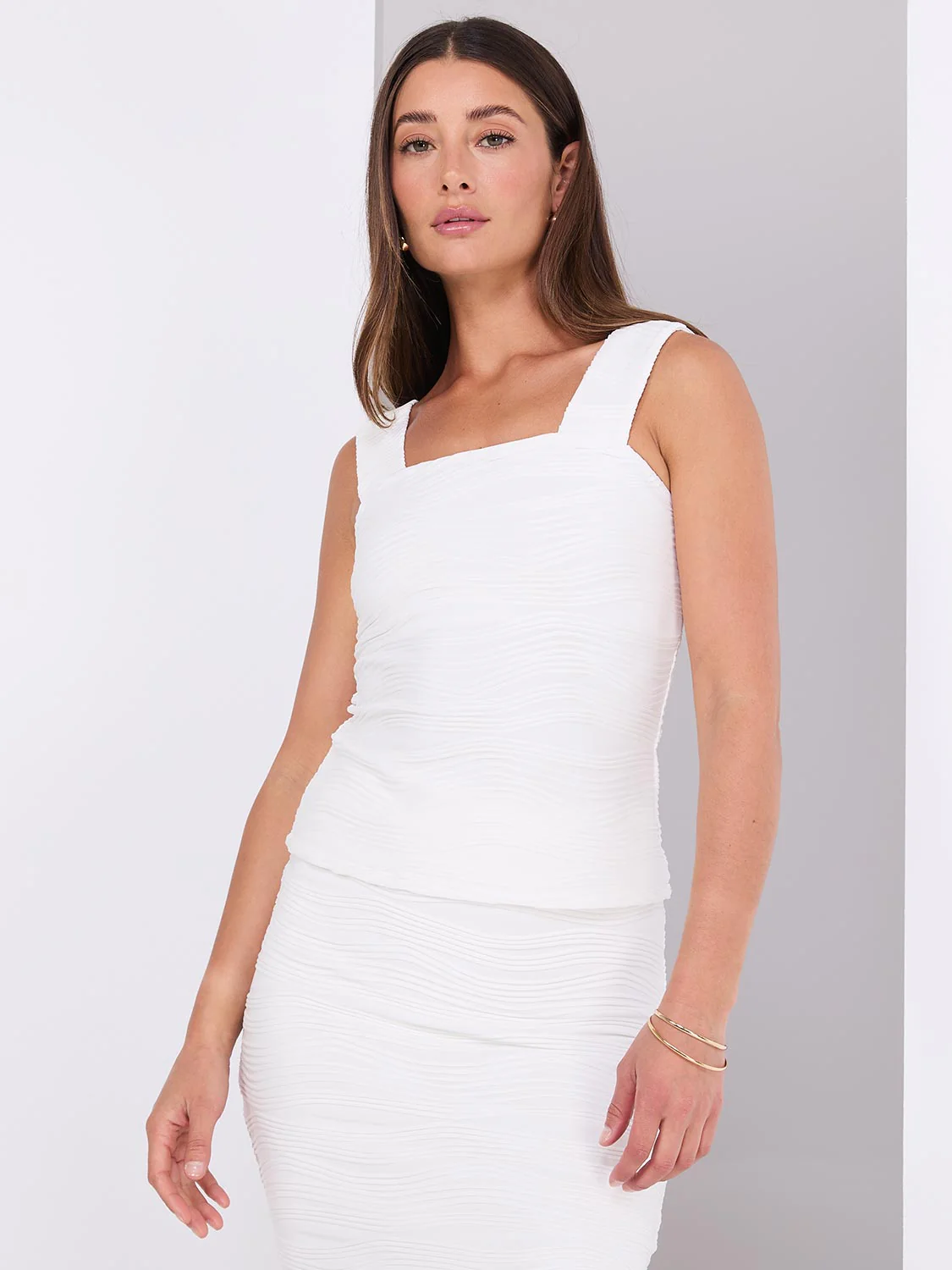 Wave Pattern Wide Strap Tank Top