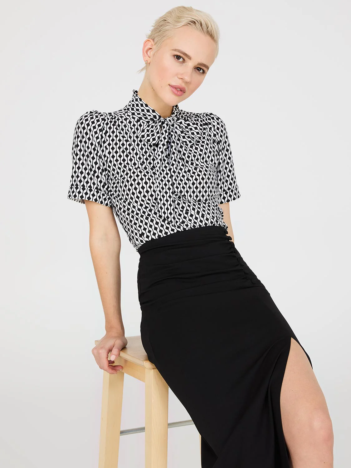 Print Short Sleeve Tie-Neck Top