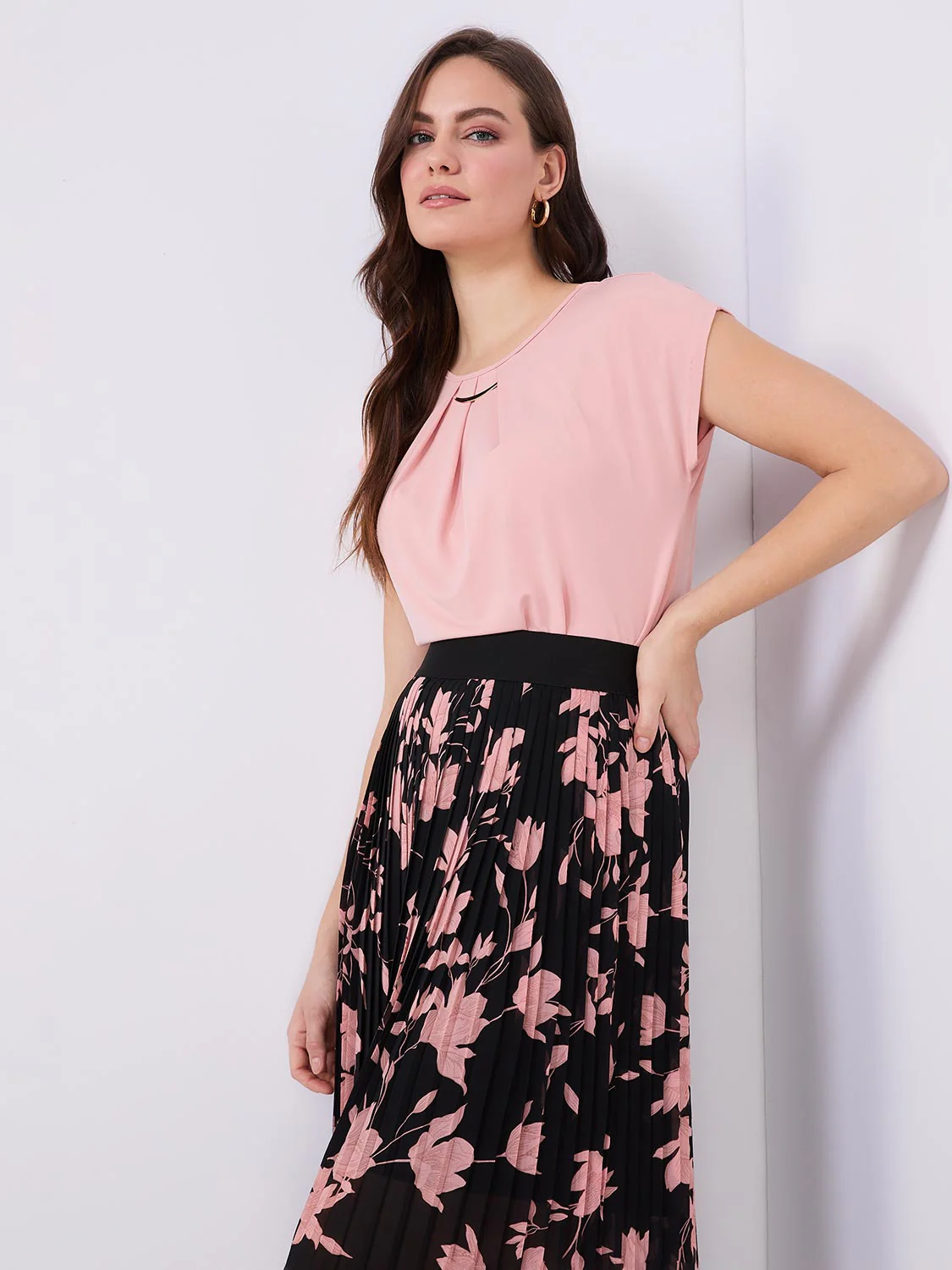 Pleated Short Sleeve Top With Metal Bar Detail