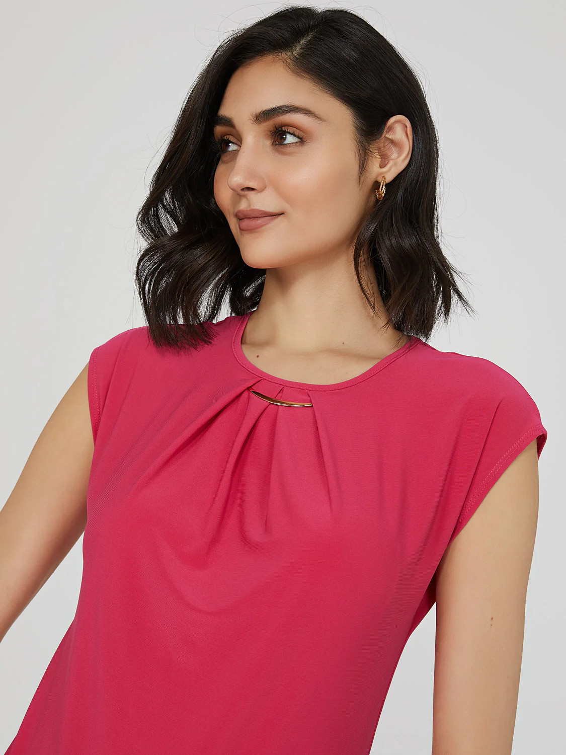 Pleated Top With Bar Detail