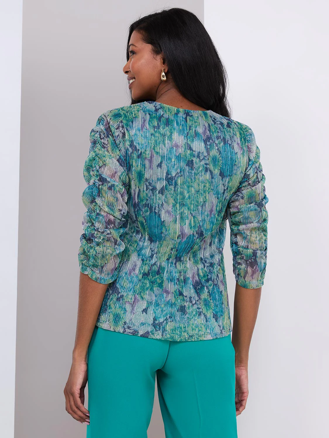 Floral Print Crinkle Mesh V-Neck Top