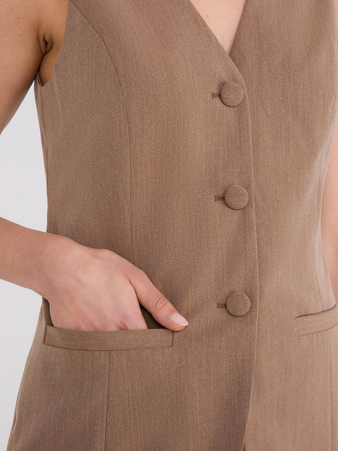 Sleeveless 3-Button Blazer