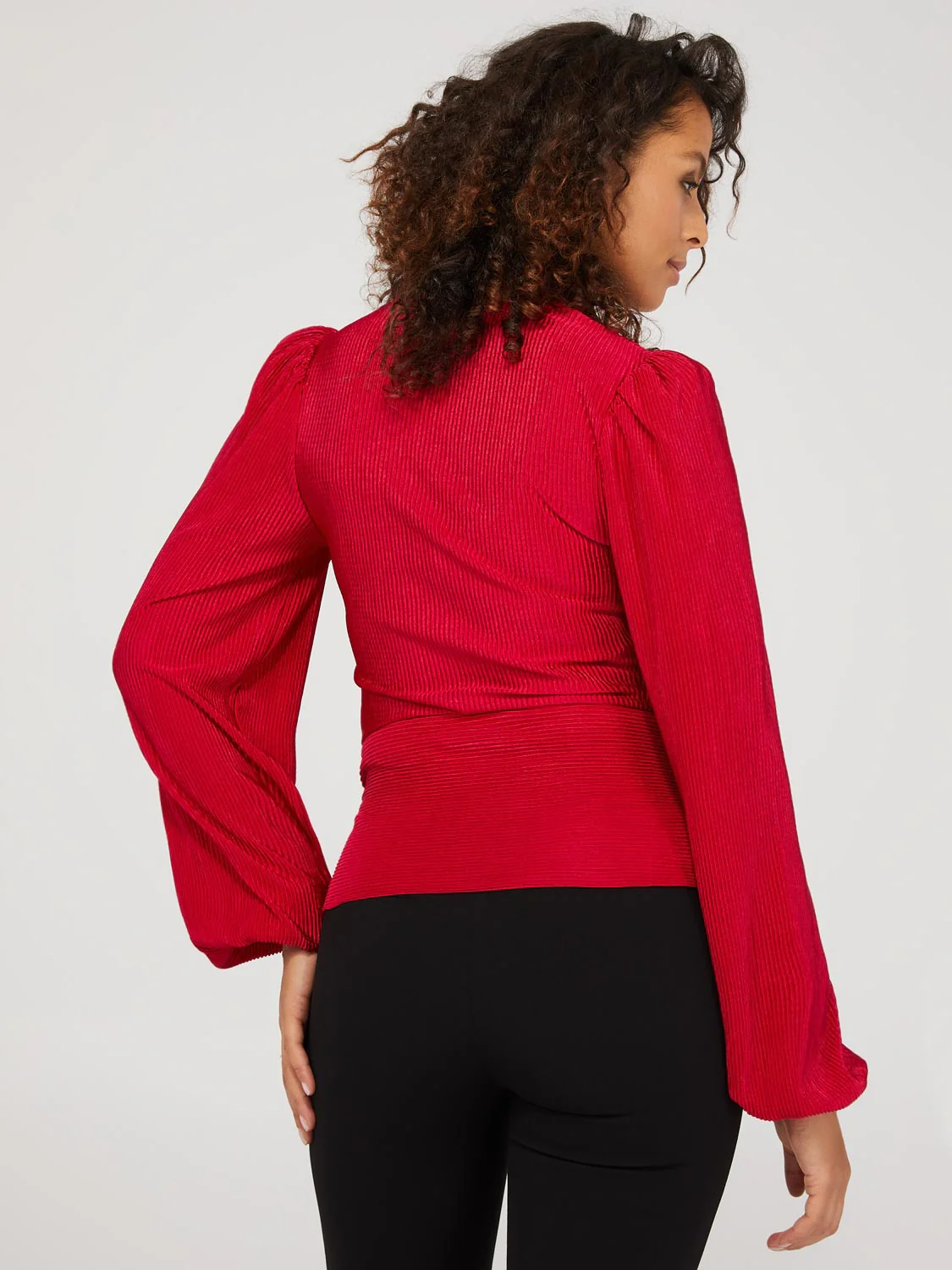 V-Neck Plisse Long Sleeve Top With Bottom Band