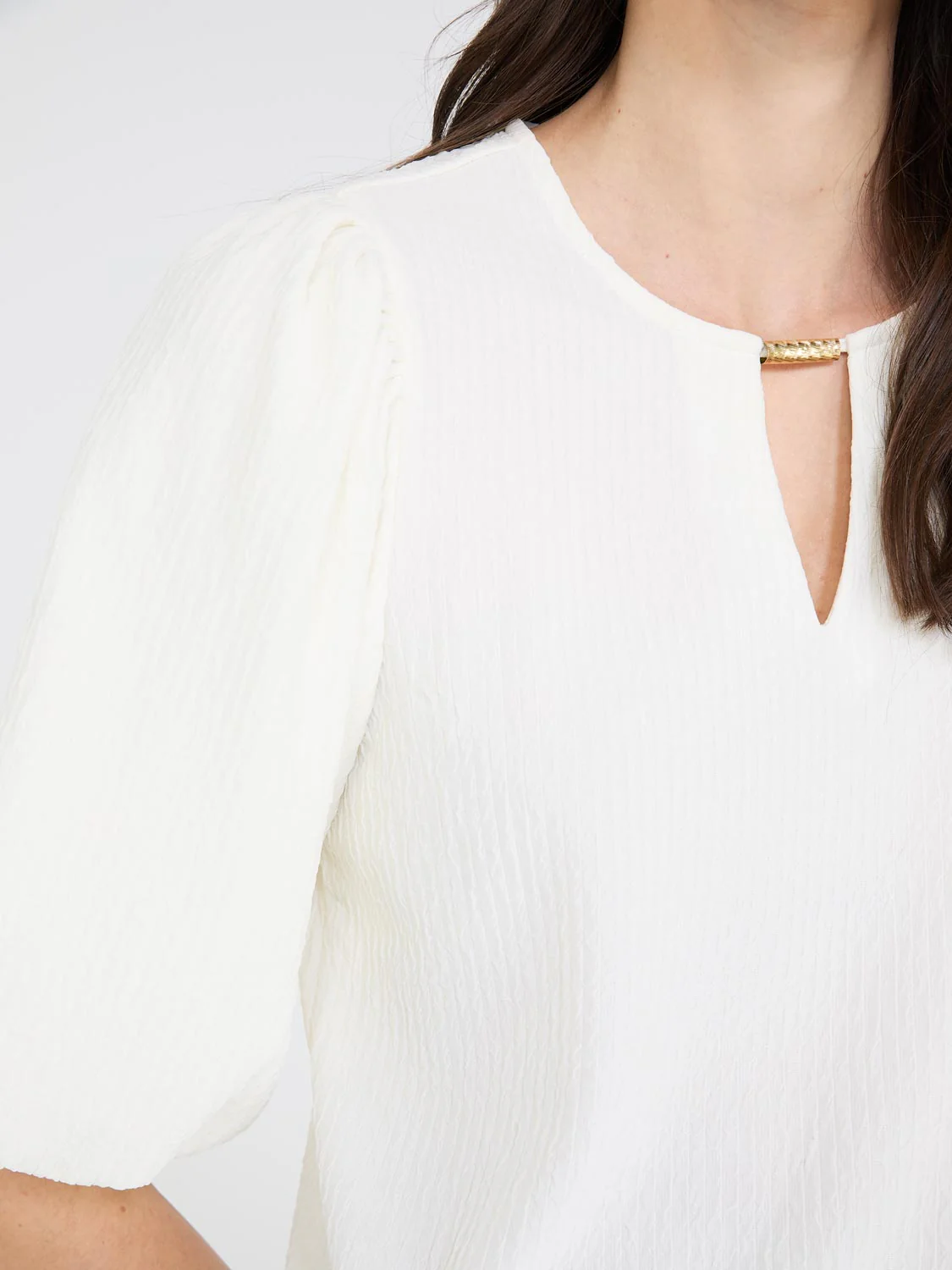 Textured Top With Front Keyhole