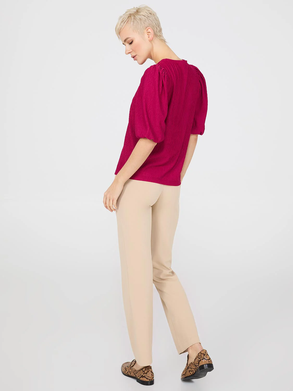 Textured Top With Front Keyhole