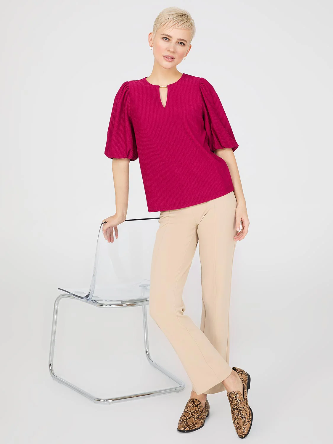 Textured Top With Front Keyhole