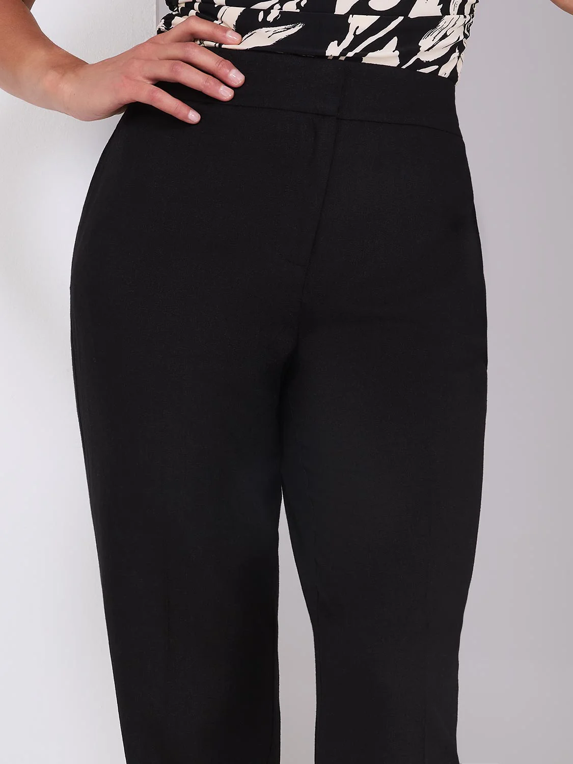 Wide-Leg Linen Pants