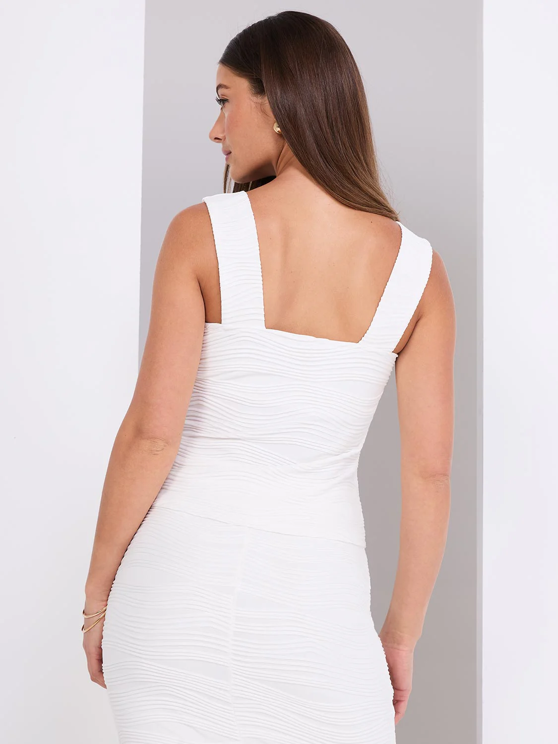 Wave Pattern Wide Strap Tank Top