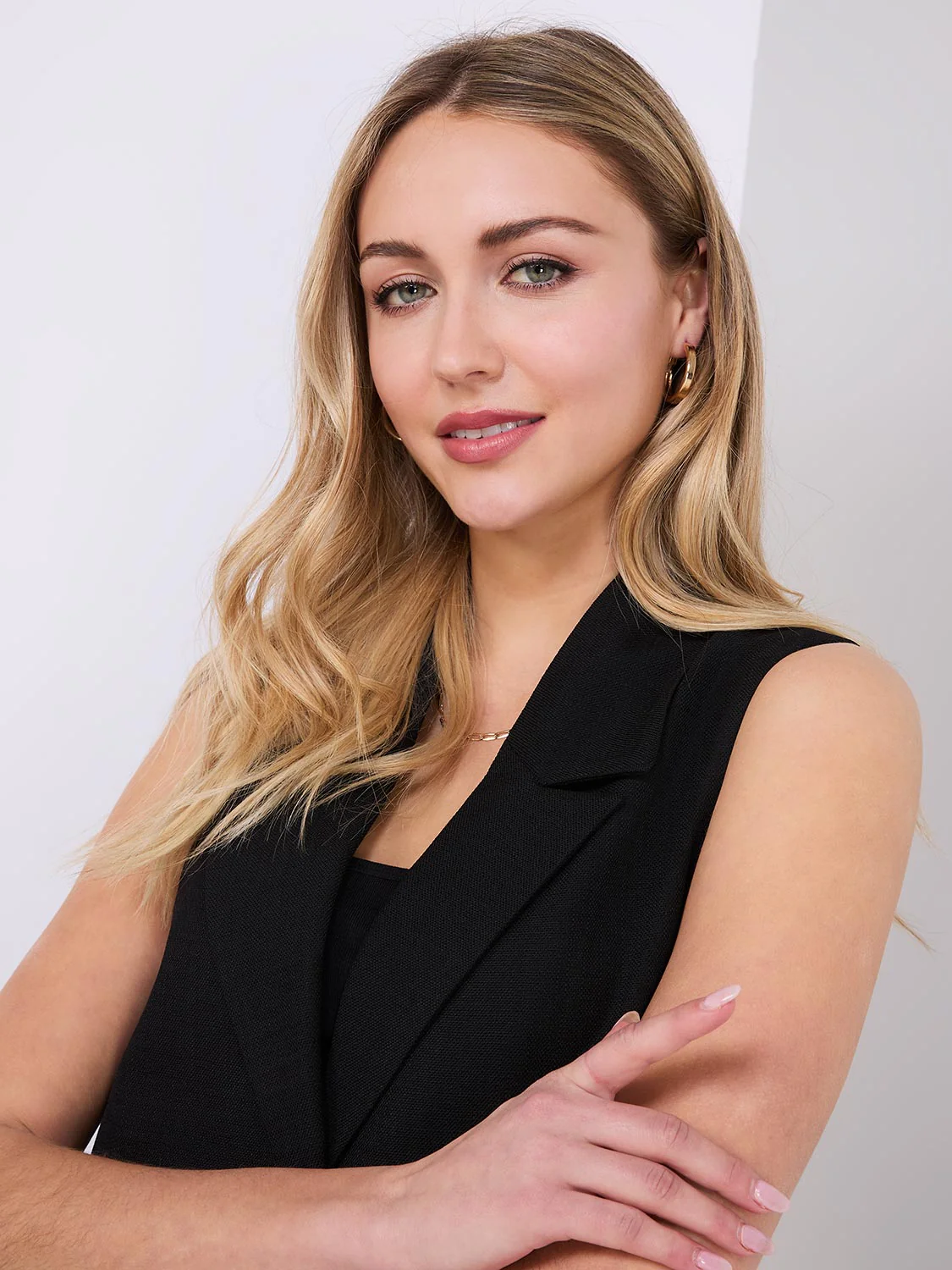 Sleeveless 2-Button Blazer