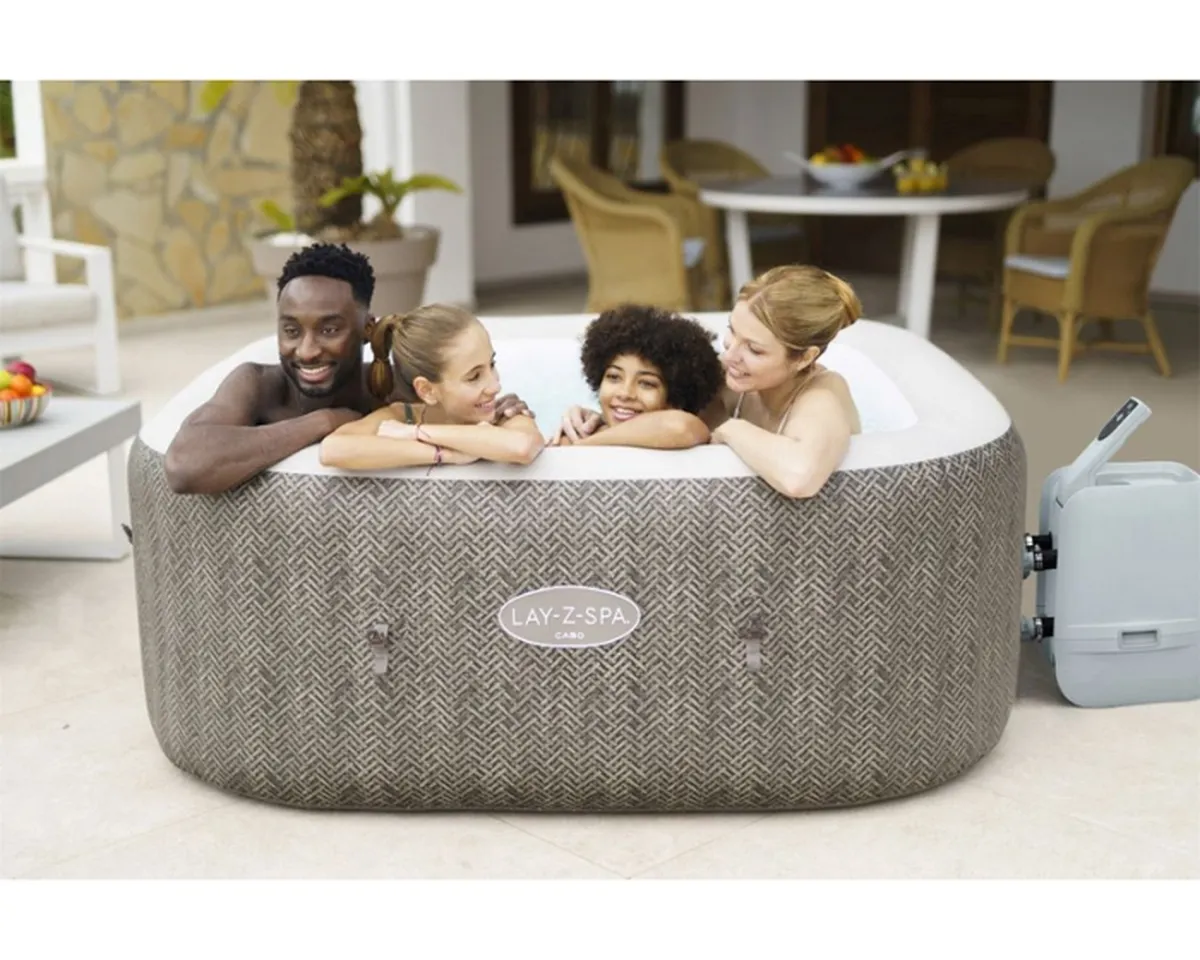 BESTWAY Spa gonflable carré Lay-Z-Spa Cabo Hydrojet: 180 x 180 x 71 cm4-6 personnes140 Airjet™4 Hydrojet™ collection | LIDL