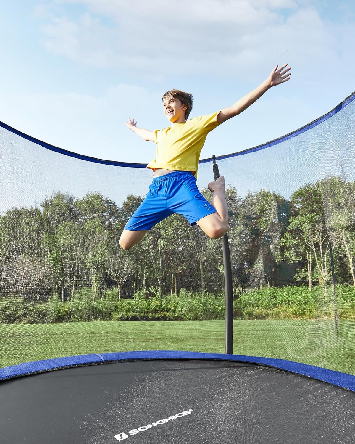 SONGMICS Outdoor Trampoline Ø 366 cm. Round Garden Trampoline for Children with Safety Net. Edge Cover. Ladder and Padded Poles collection | LIDL