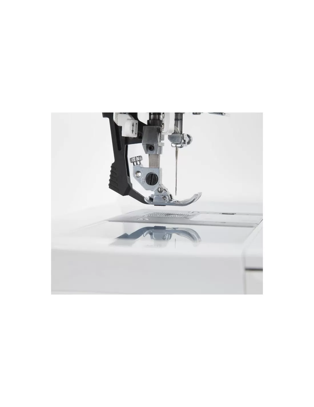 SINGER FEATHERWEIGHT C240 SEWING MACHINE collection | LIDL