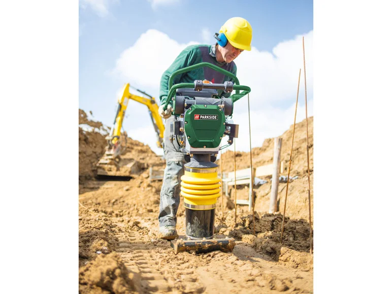 PARKSIDE® Pilonneuse vibrante à essence PVS 4780 A1. 10000 N. 5.7 CV collection | LIDL