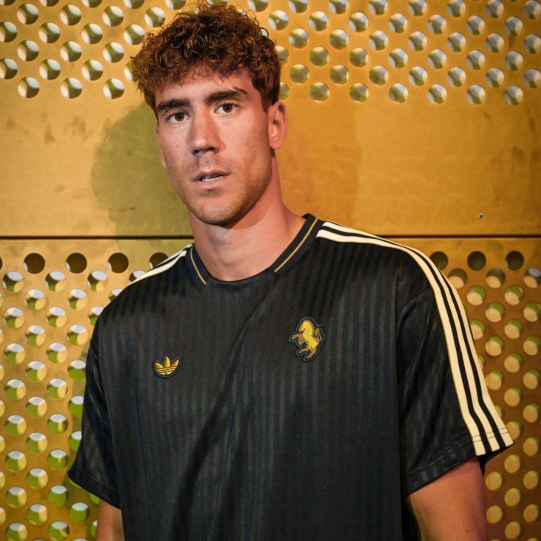 Player Version Juventus Terrace Icons Jersey 2025/26