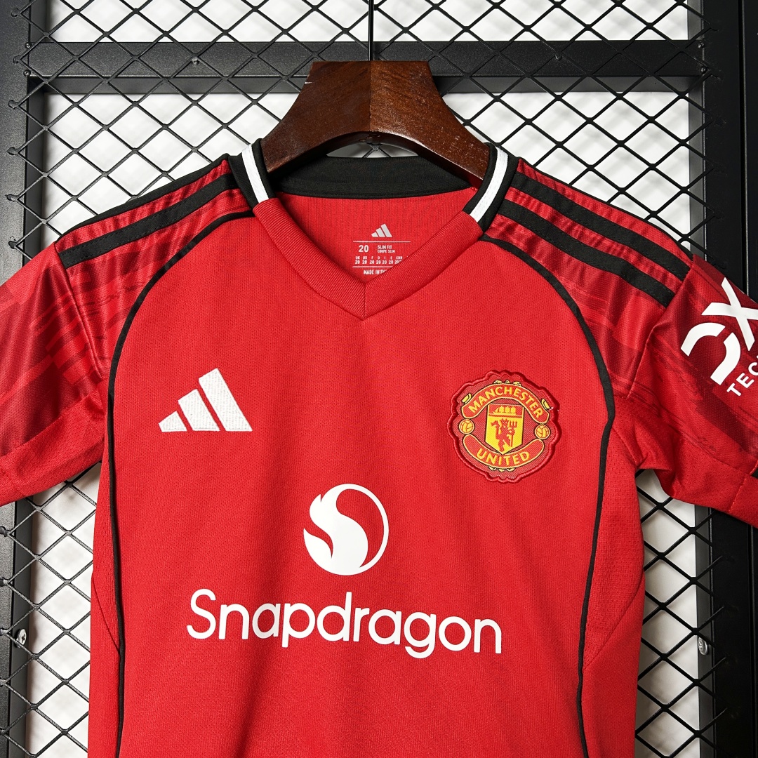 Kid's Manchester United Home Kit 2025/26