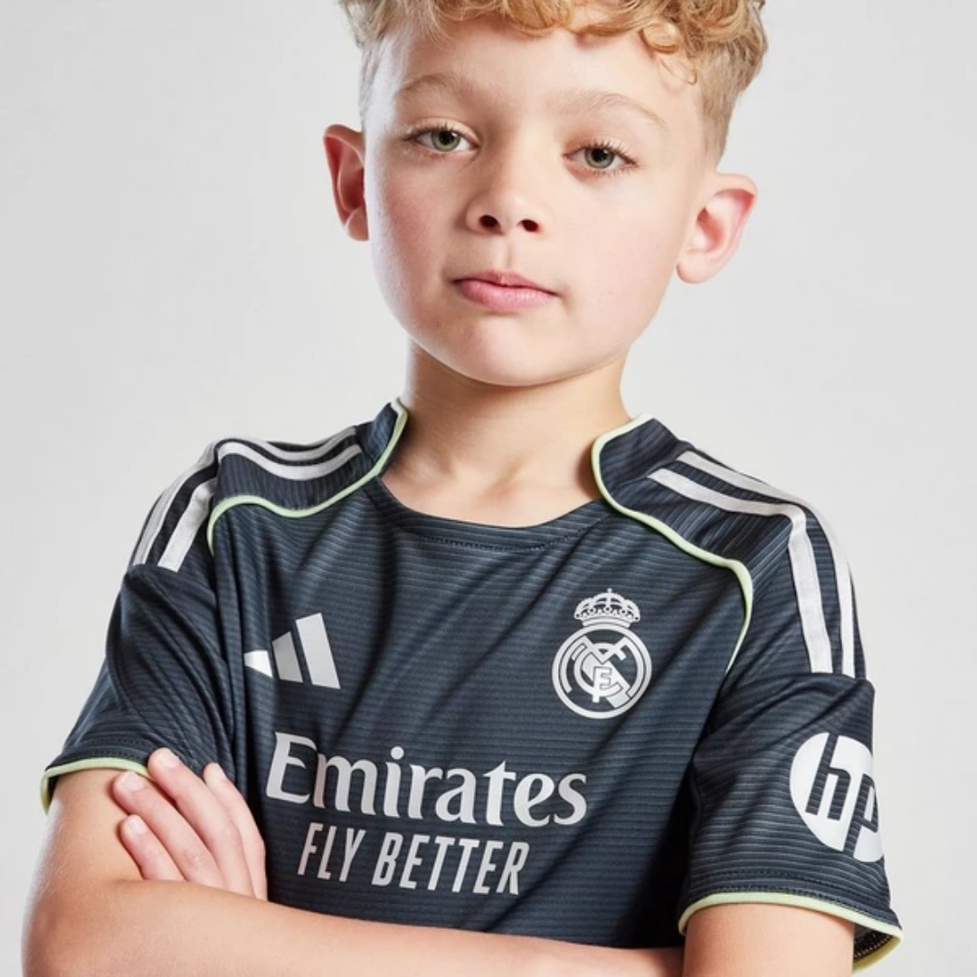 Kid's Real Madrid Away Kit 2025/26