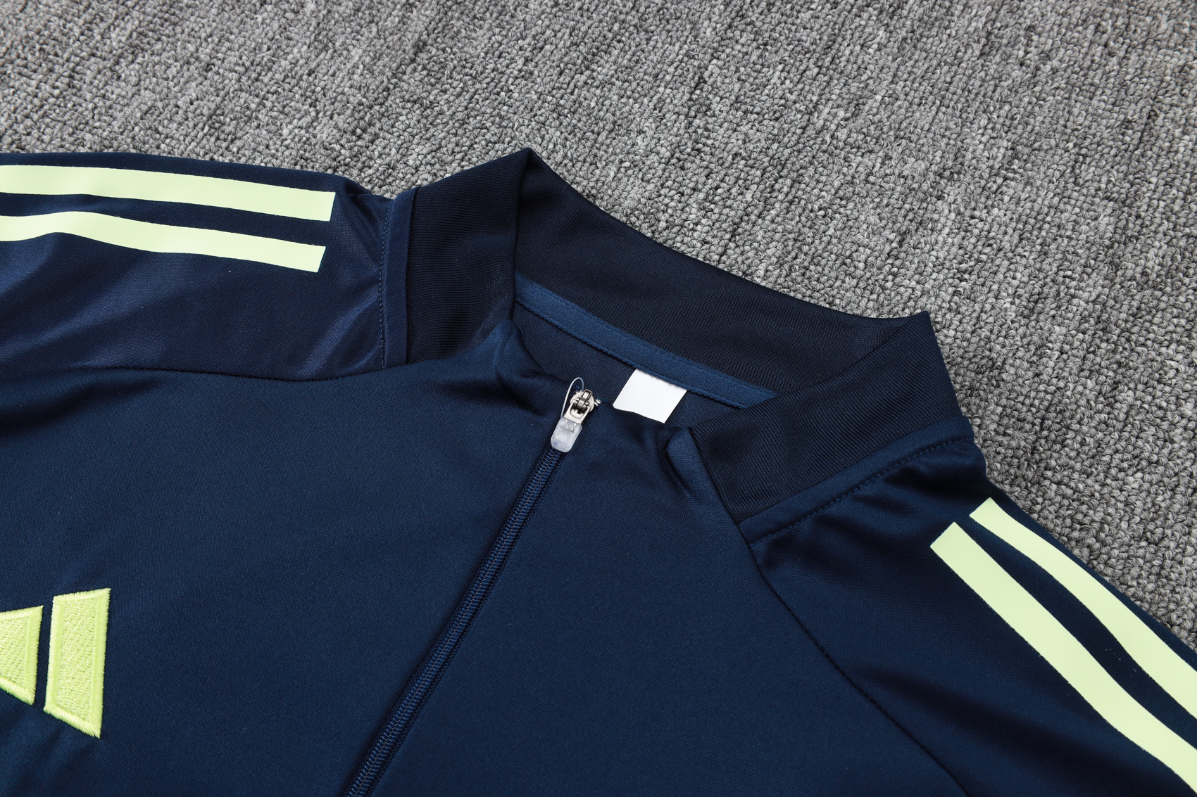 Real Madrid Training Kit (Sweatshirt+Pants) Cyan 2025/26