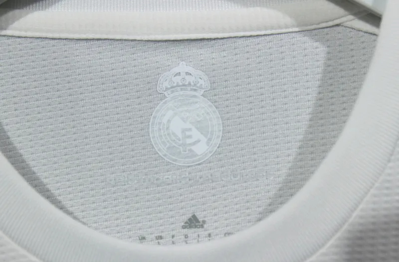 Real Madrid Authentic Retro Jersey Home Long Sleeve Soccer Shirt 2015/16