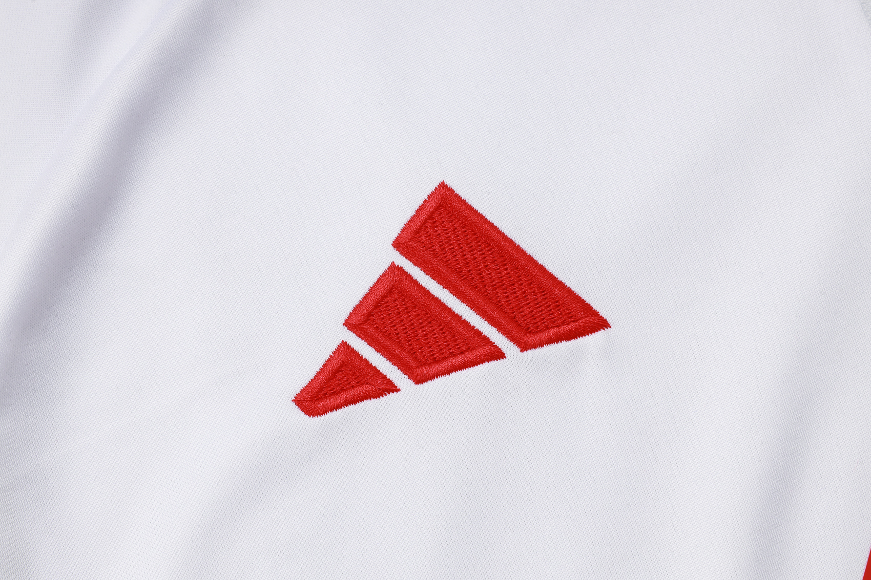 Liverpool Training Kit (Sweatshirt+Pants) White 2025/26