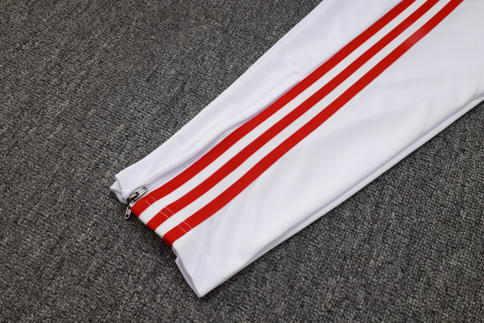 Bayern Munich Training Kit (Sweatshirt+Pants) White 2025/26 - 125th Anniversary