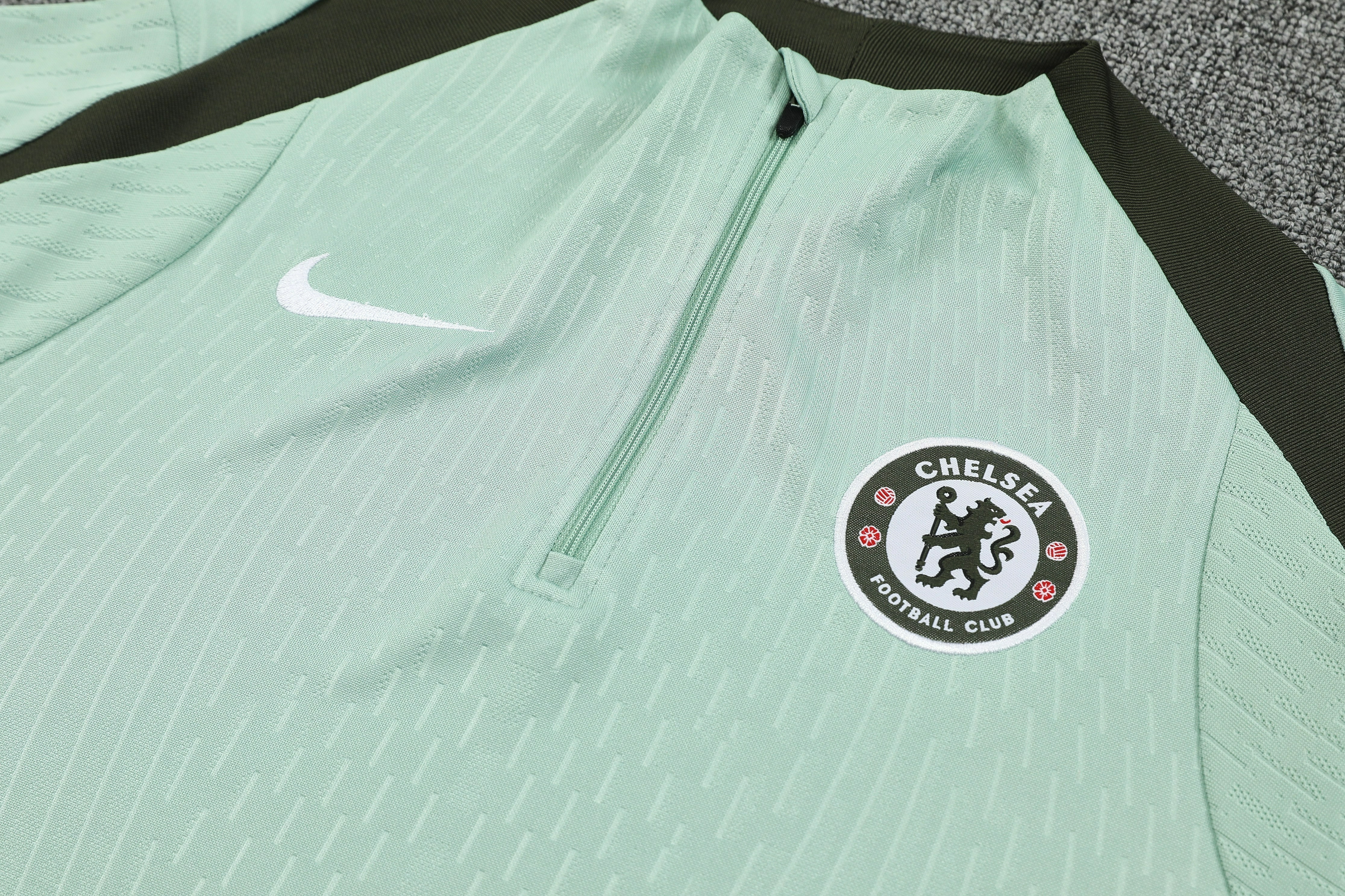 Chelsea Authentic Training Kit (Sweatshirt+Pants) Light Green 2025/26 - Player Version