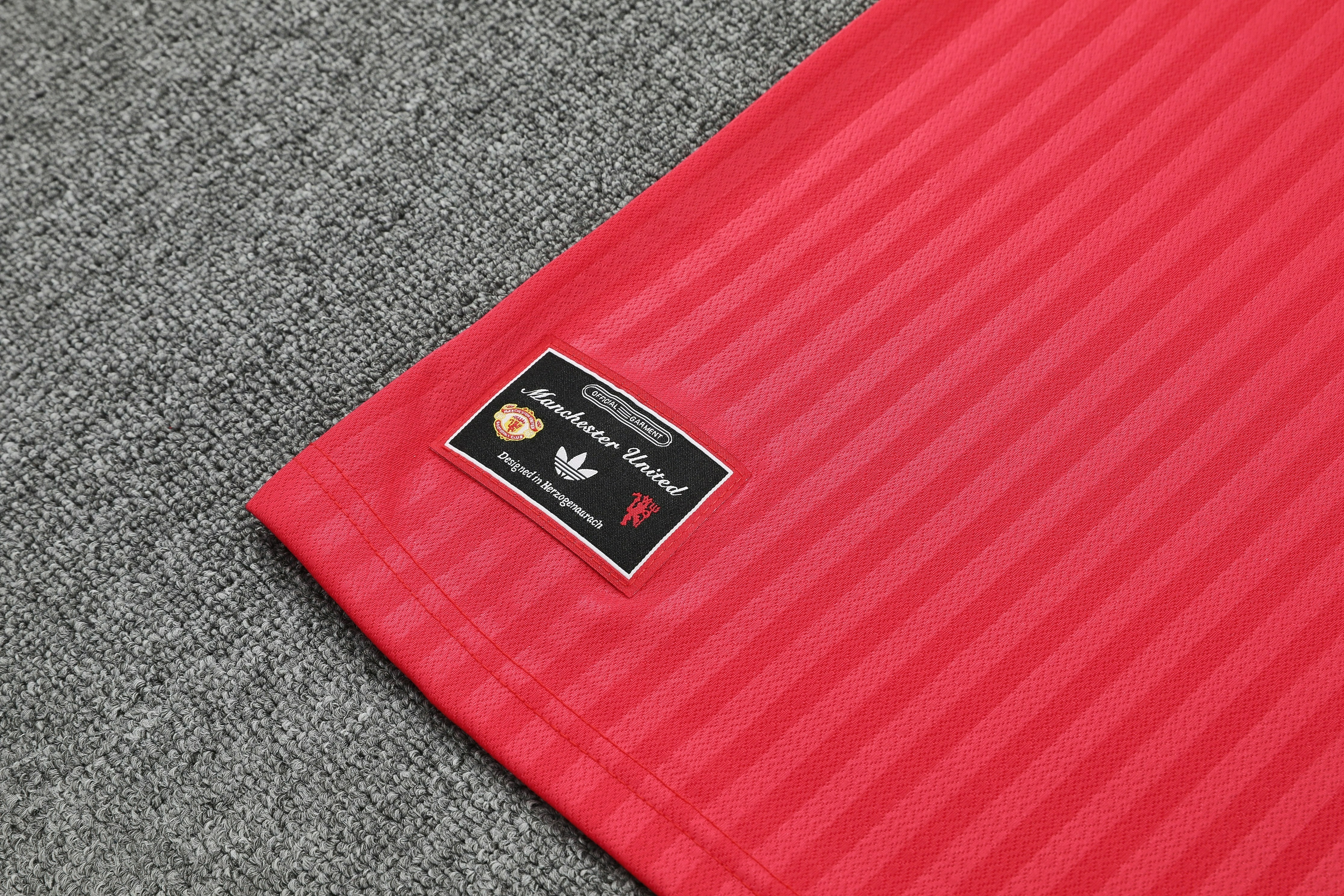 Manchester United Training Jersey Kit Red 2025/26