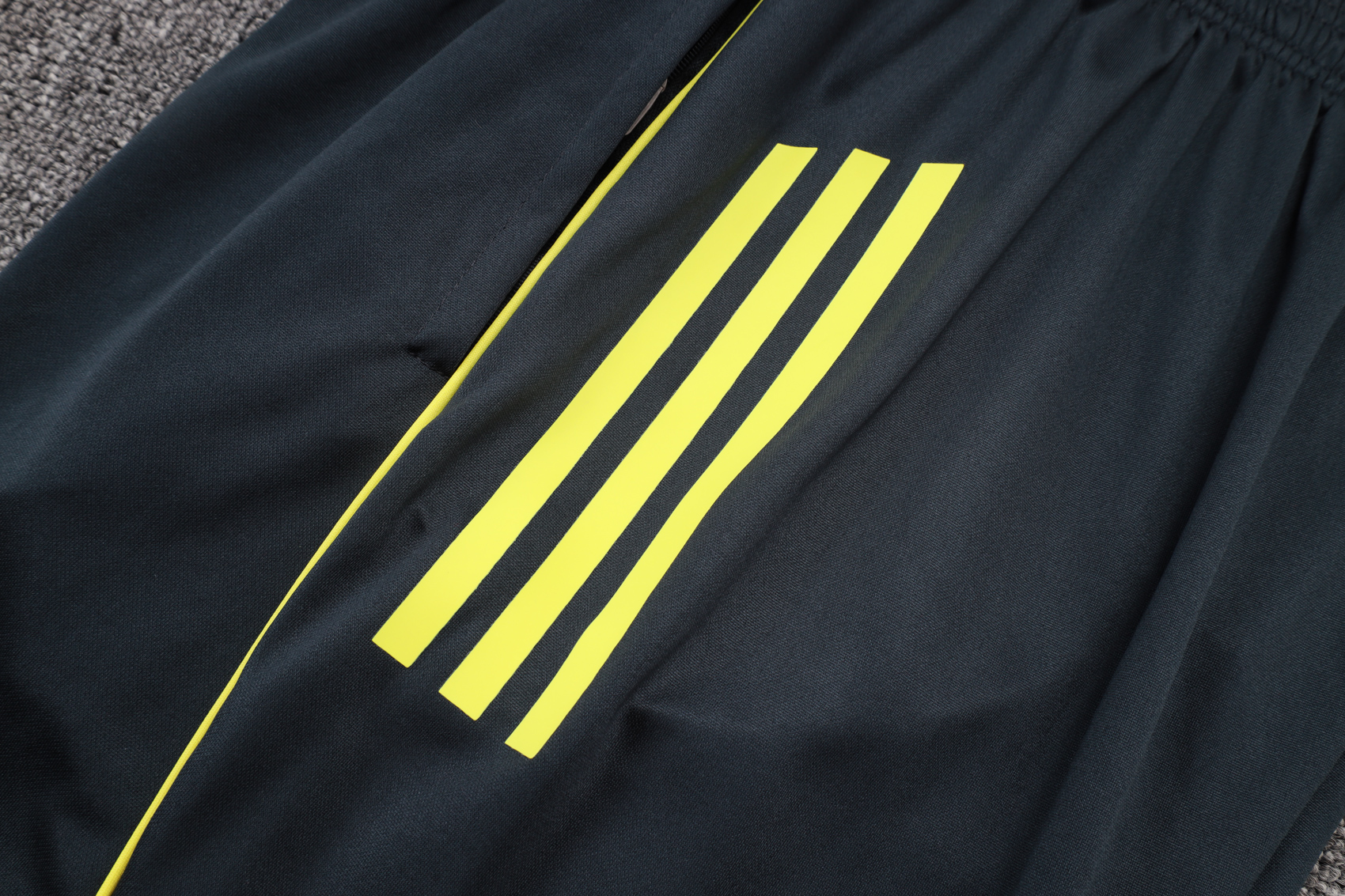 Real Madrid Sleeveless Training Kit Gray 2025/26