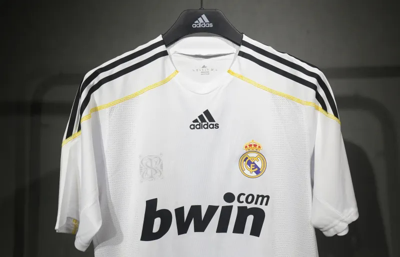 Real Madrid Authentic Retro Jersey Home Soccer Shirt 2009/10
