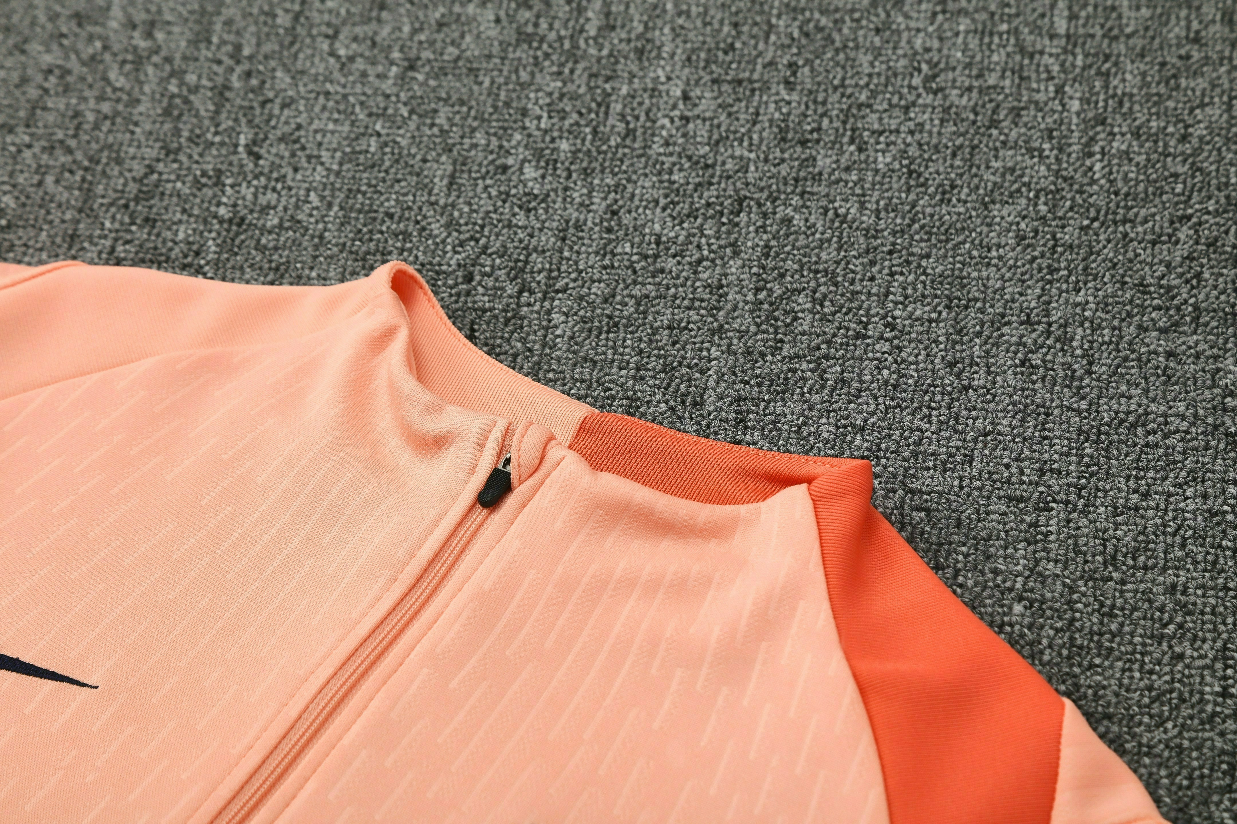 Barcelona Authentic Training Kit (Sweatshirt+Pants) Pink 2025/26 - Player Version