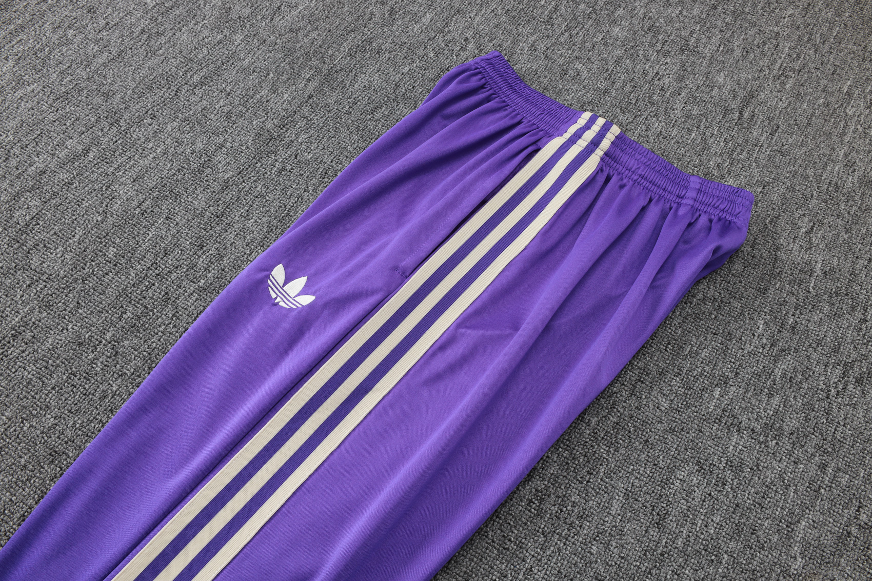 Real Madrid Training Kit (Polo+Pants) Apricot 2025/26