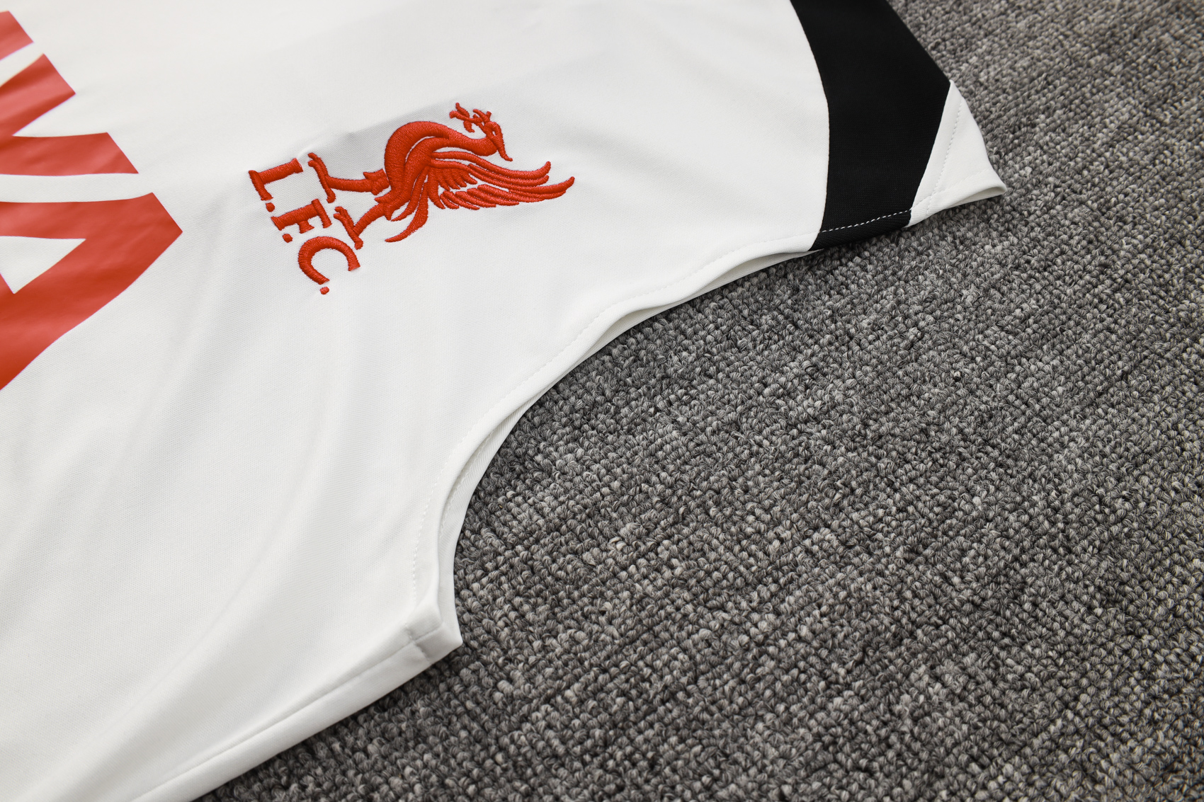 Liverpool Sleeveless Training Kit White 2025/26