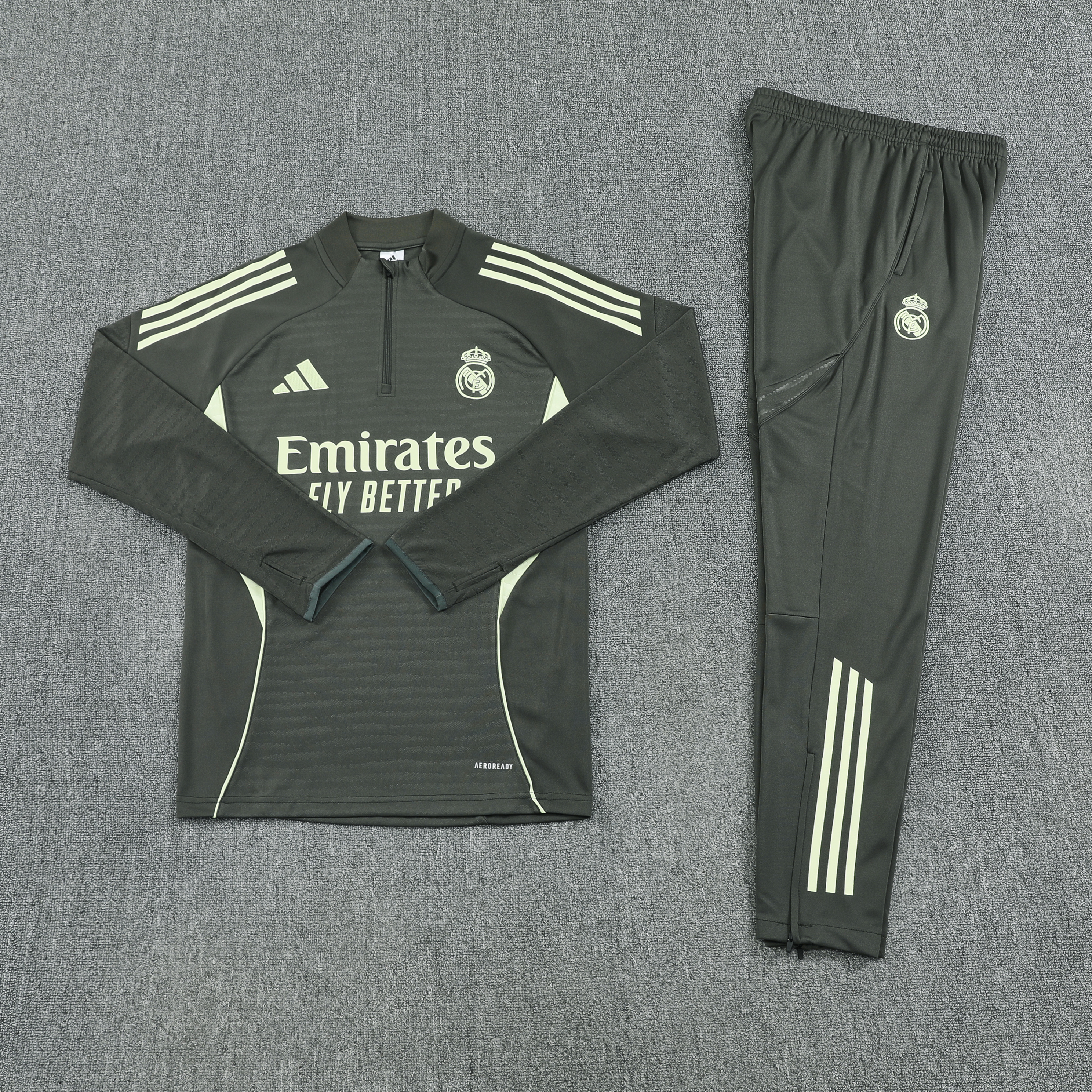 Real Madrid Authentic Training Kit (Sweatshirt+Pants) 2025/26 - Player Version