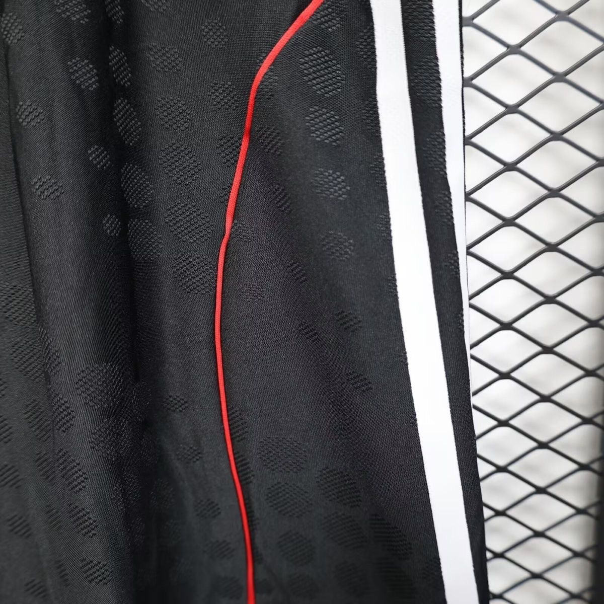 Liverpool Authentic Football Jersey Away Shorts 2025/26