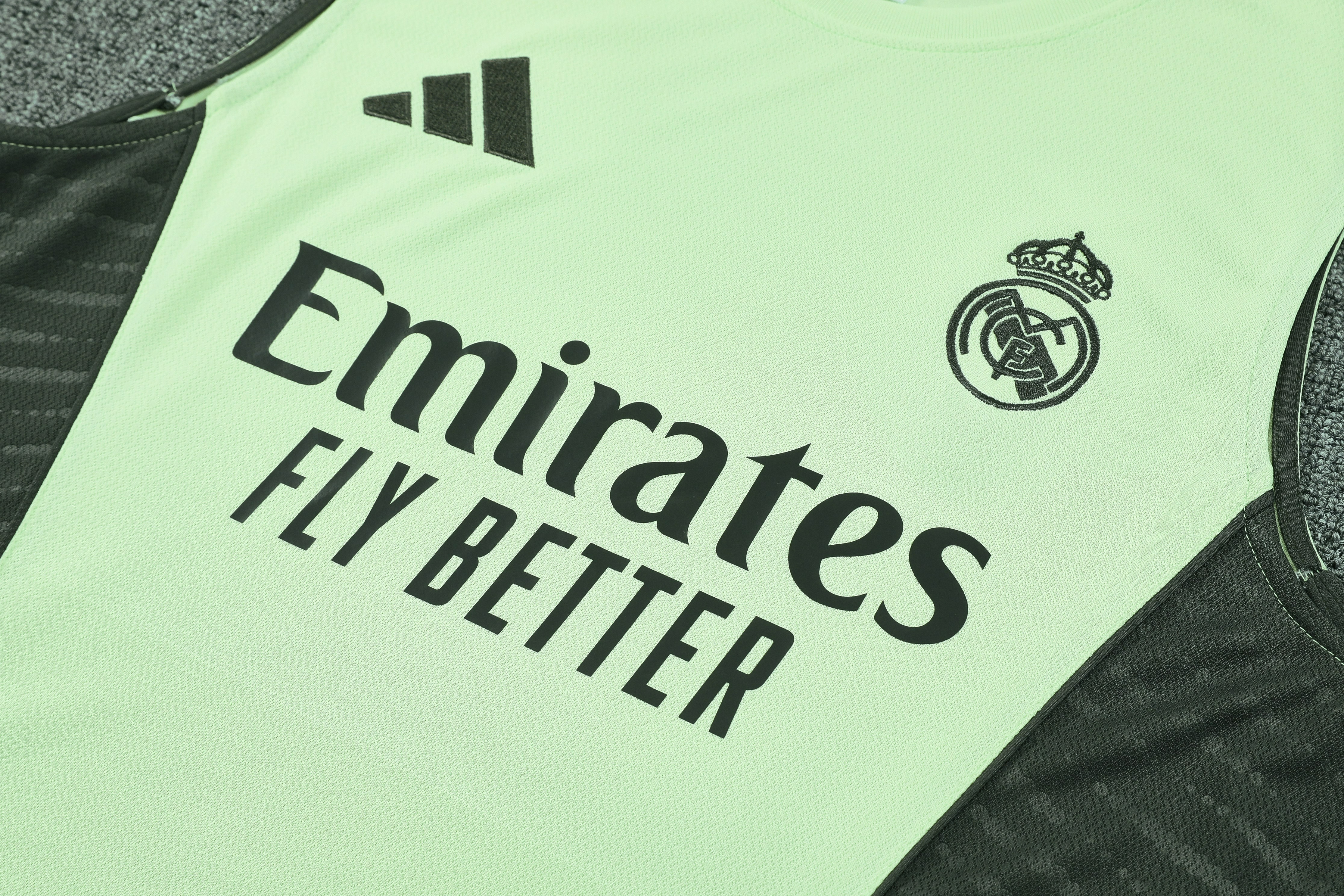 Real Madrid Sleeveless Training Kit Green 2025/26