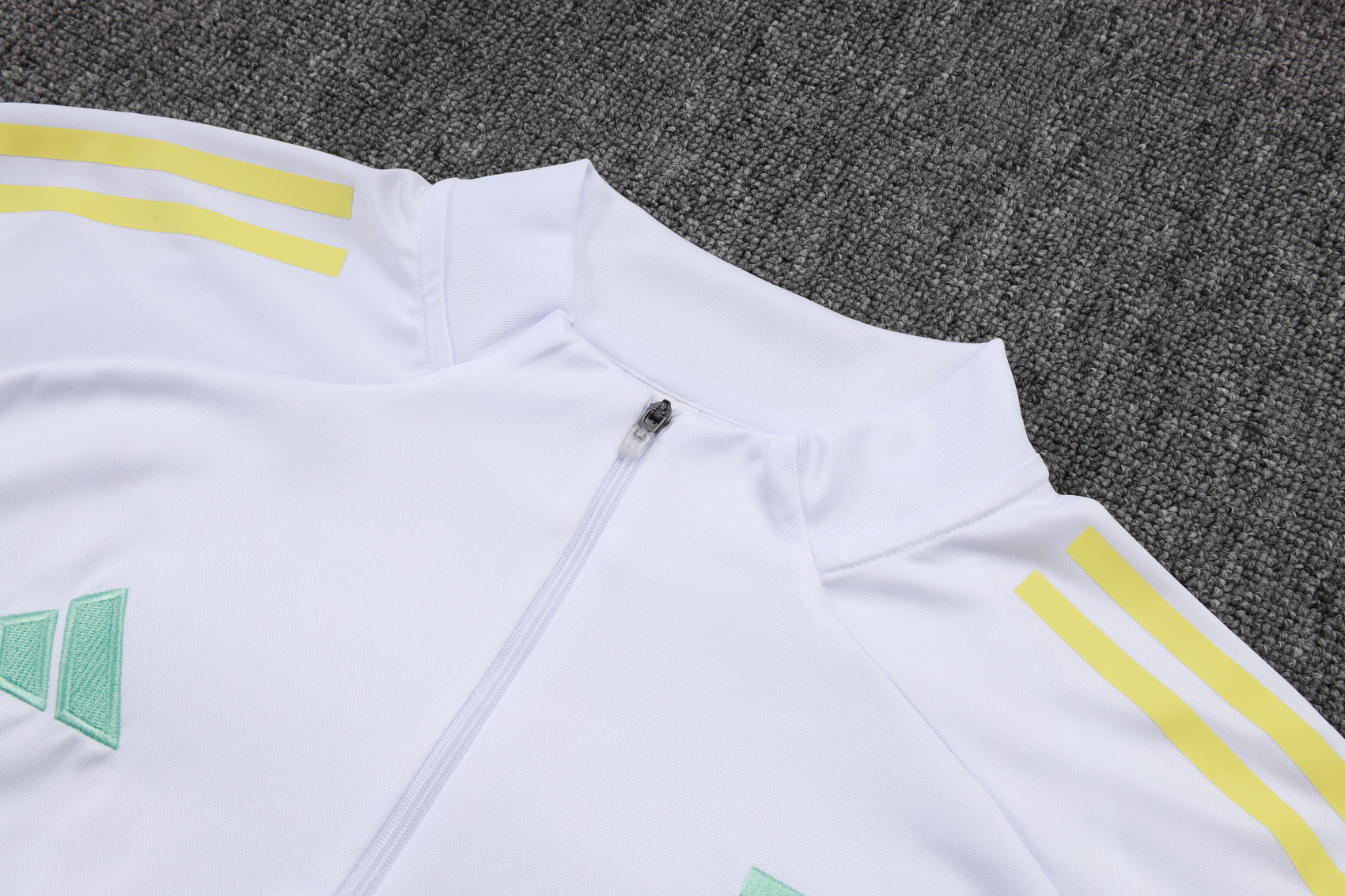 Juventus Training Kit (Sweatshirt+Pants) White 2025/26