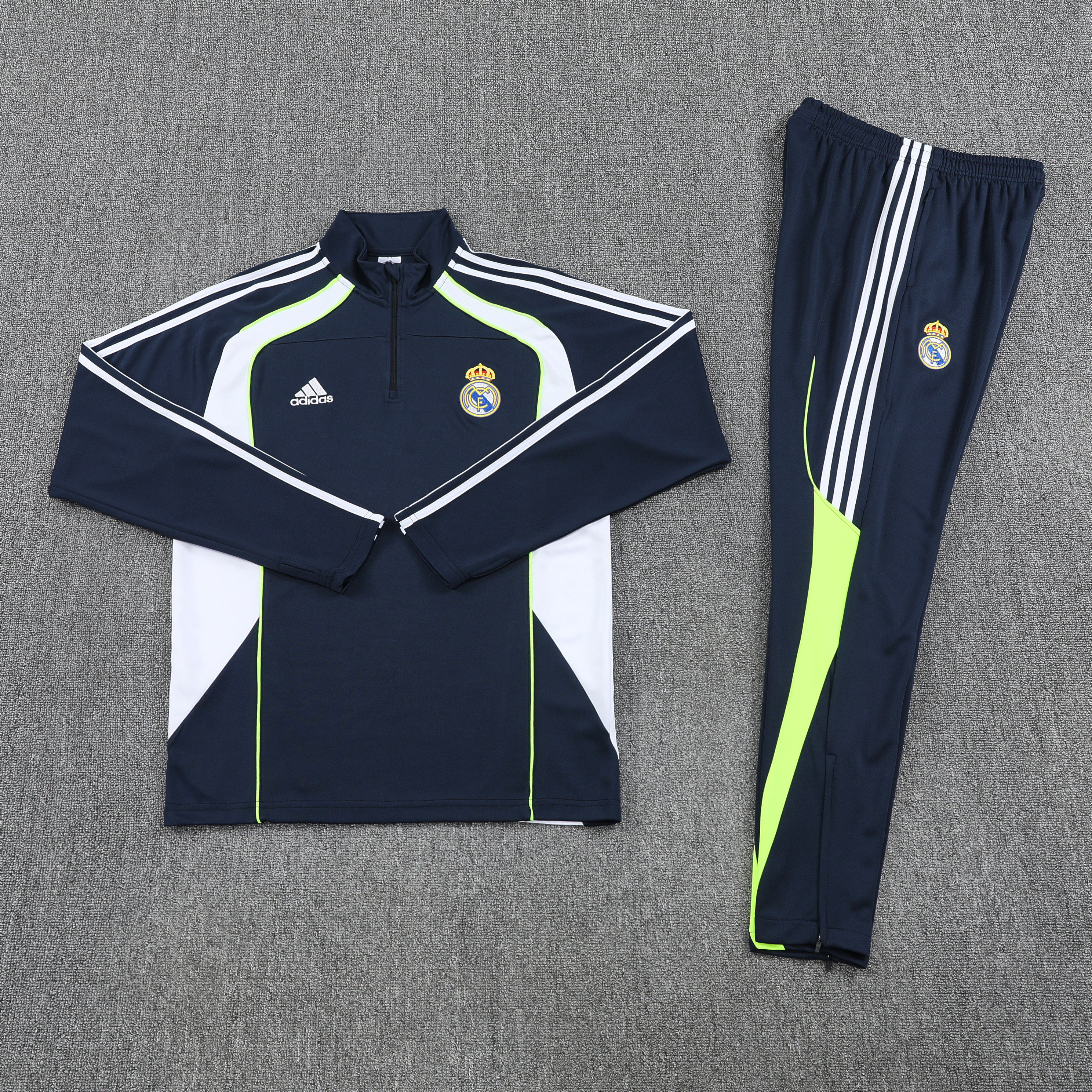 Real Madrid Authentic Training Kit (Sweatshirt+Pants) Cyan 2025/26 - Player Version