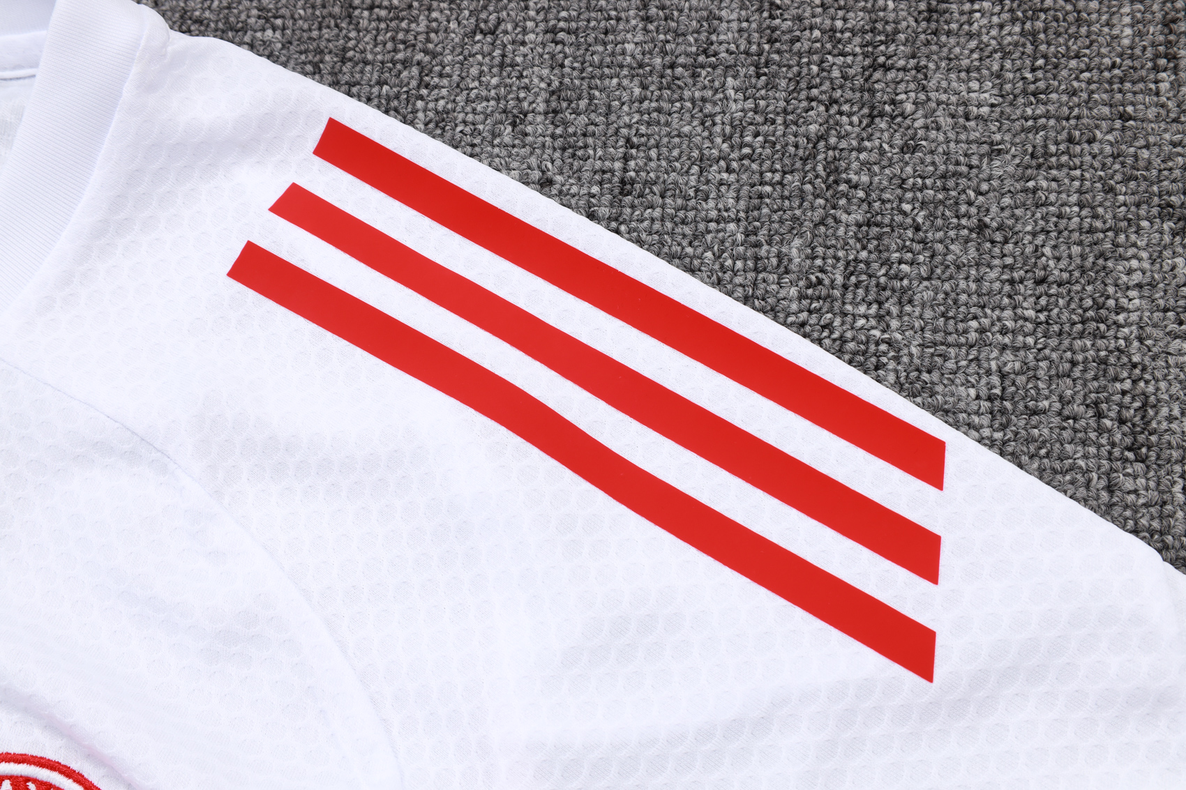 Bayern Munich Training Jersey Kit White 2025/26