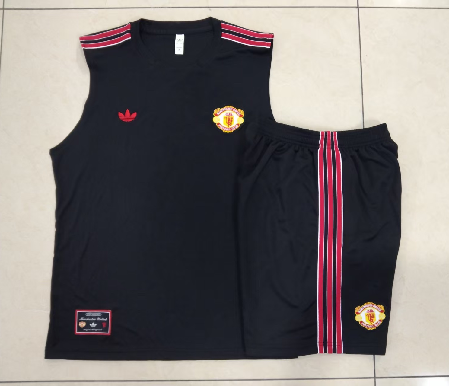 Manchester United Sleeveless Training Kit Black 2025/26
