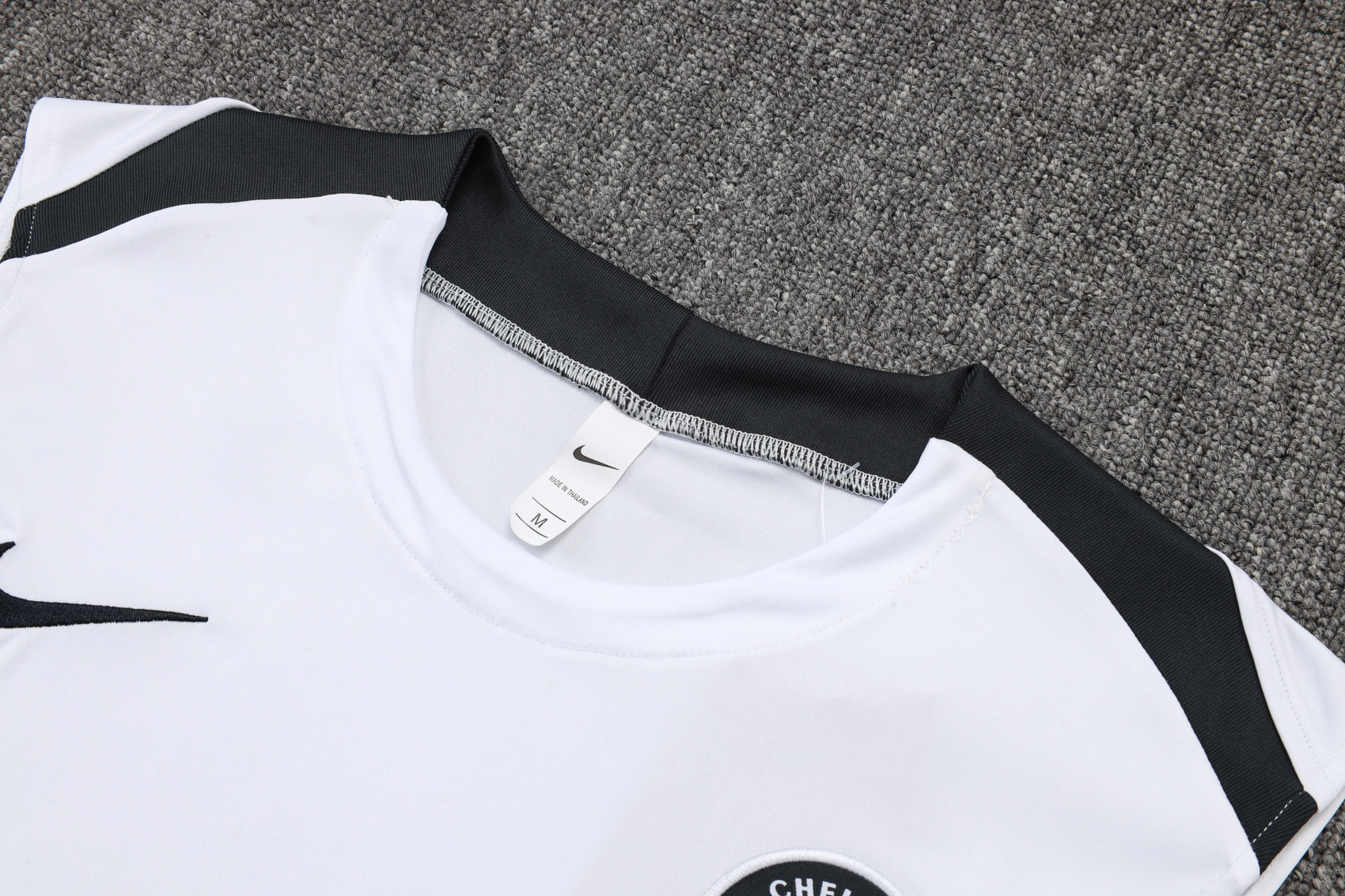 Chelsea Sleeveless Training Kit White 2025/26