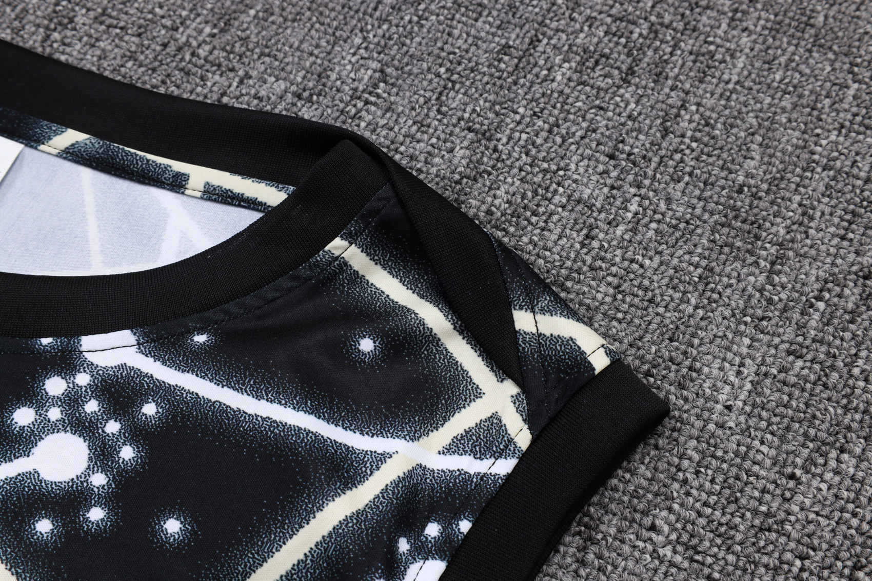 Chelsea Sleeveless Training Kit White&Black 2025/26