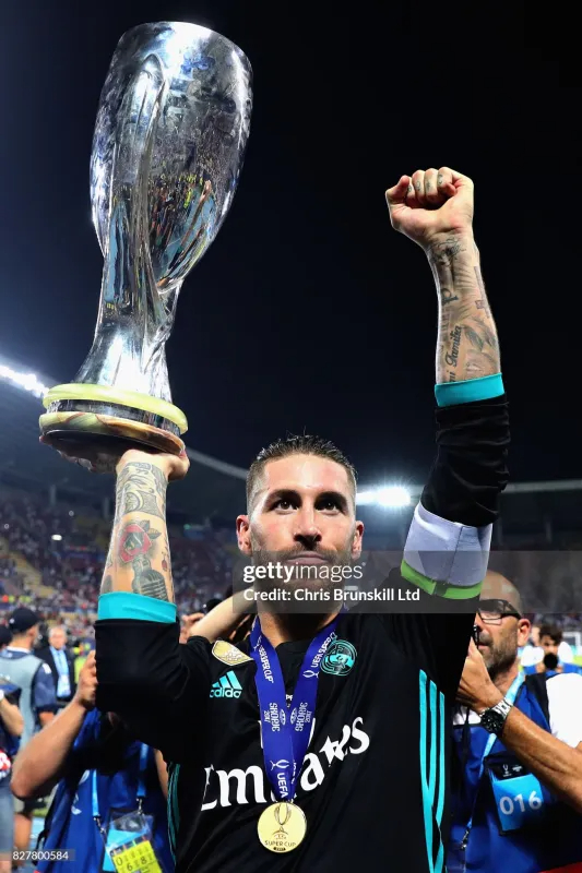 Real Madrid Authentic Retro Jersey Away Long Sleeve Soccer Shirt 2017/18