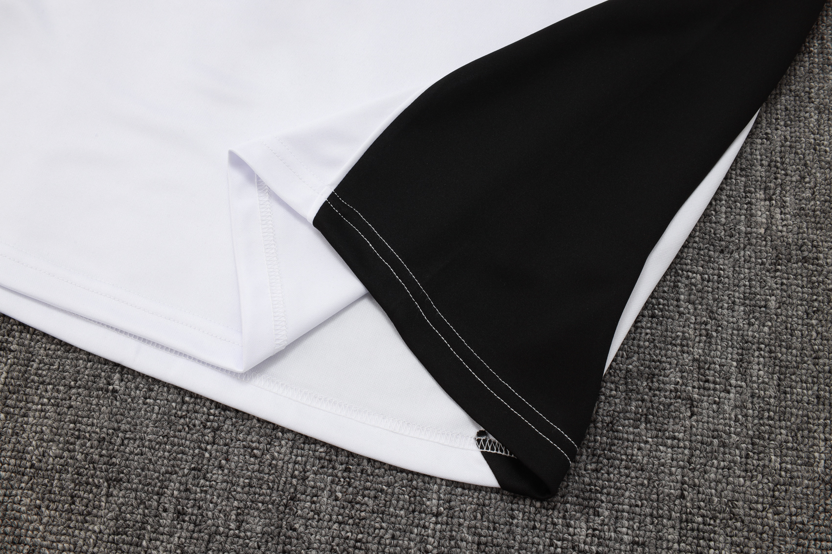 Liverpool Training Kit (Sweatshirt+Pants) White 2025/26