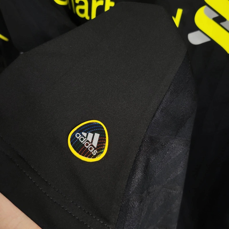 Liverpool Retro Football Jersey Away Custom Shirt 2010/11