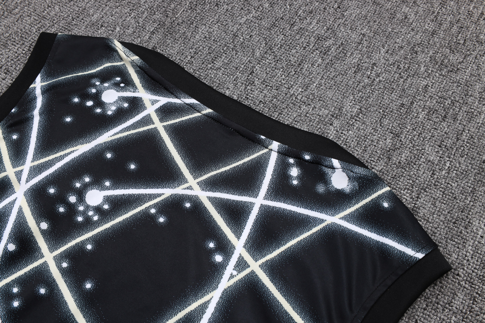 Chelsea Sleeveless Training Kit White&Black 2025/26