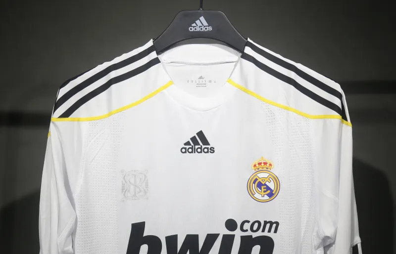 Real Madrid Authentic Retro Jersey Home Long Sleeve Soccer Shirt 2009/10