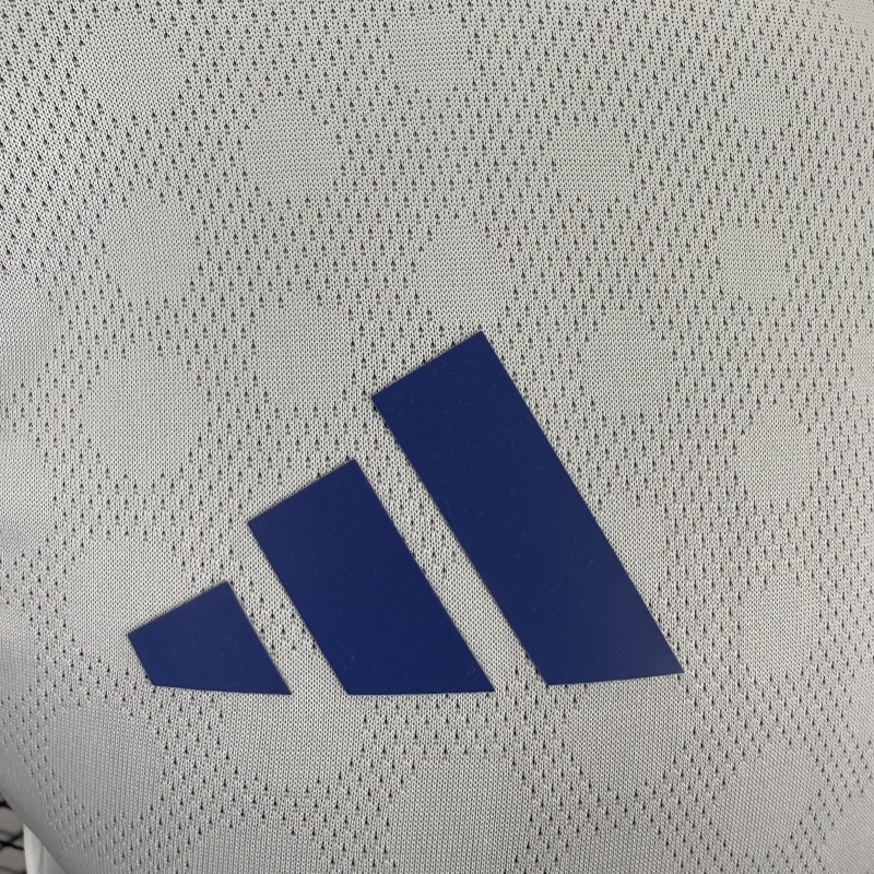 Leeds United Authentic Football Jersey Home Shirt 2025/26